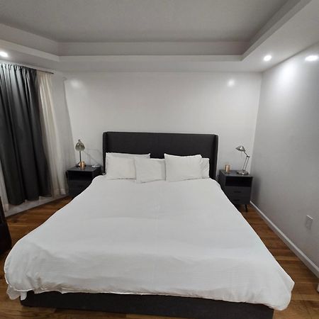 Beautiful Boston Bedroom - New Renovation Екстер'єр фото