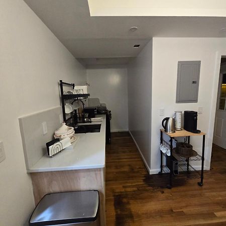 Beautiful Boston Bedroom - New Renovation Екстер'єр фото