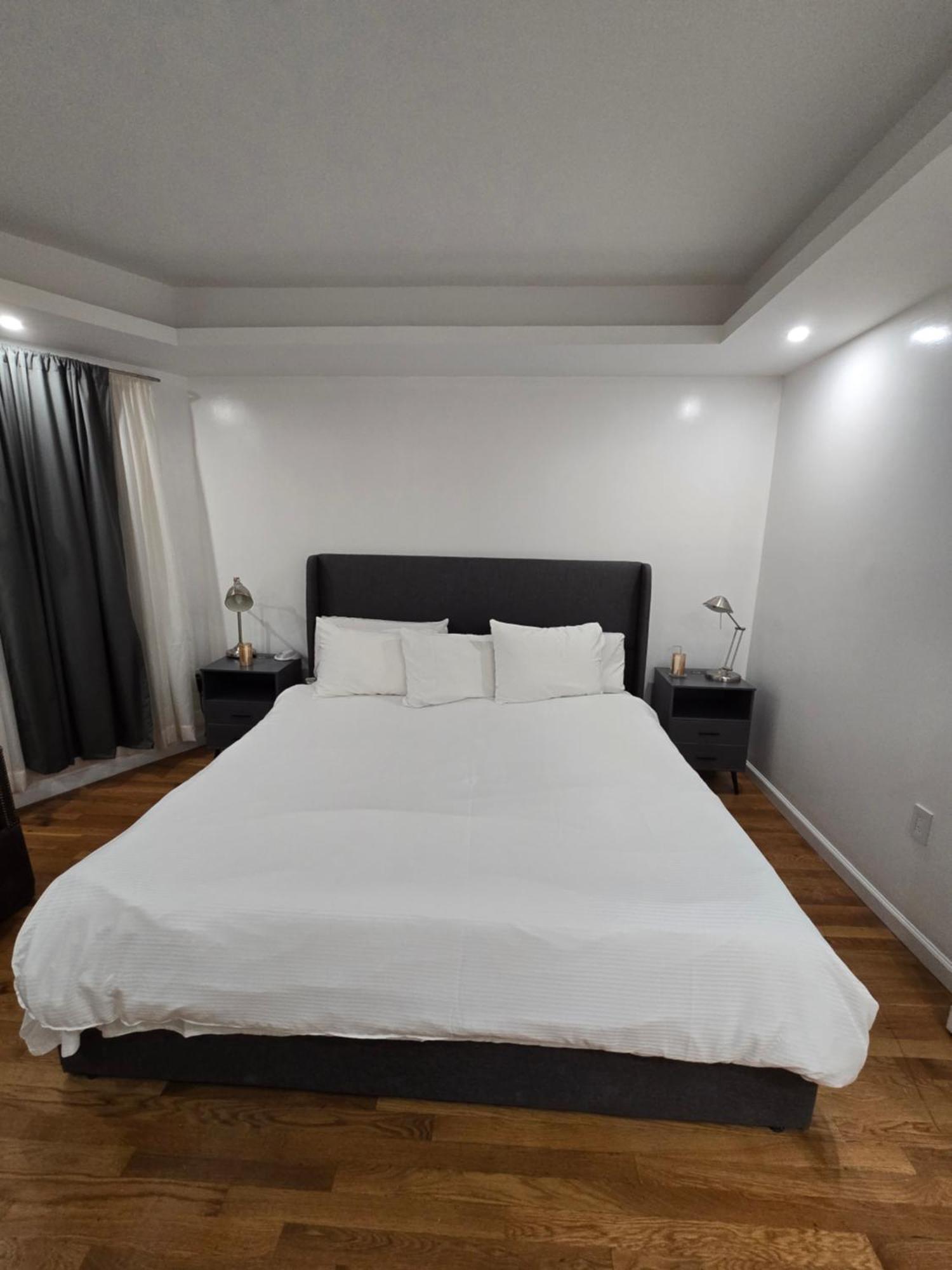 Beautiful Boston Bedroom - New Renovation Екстер'єр фото