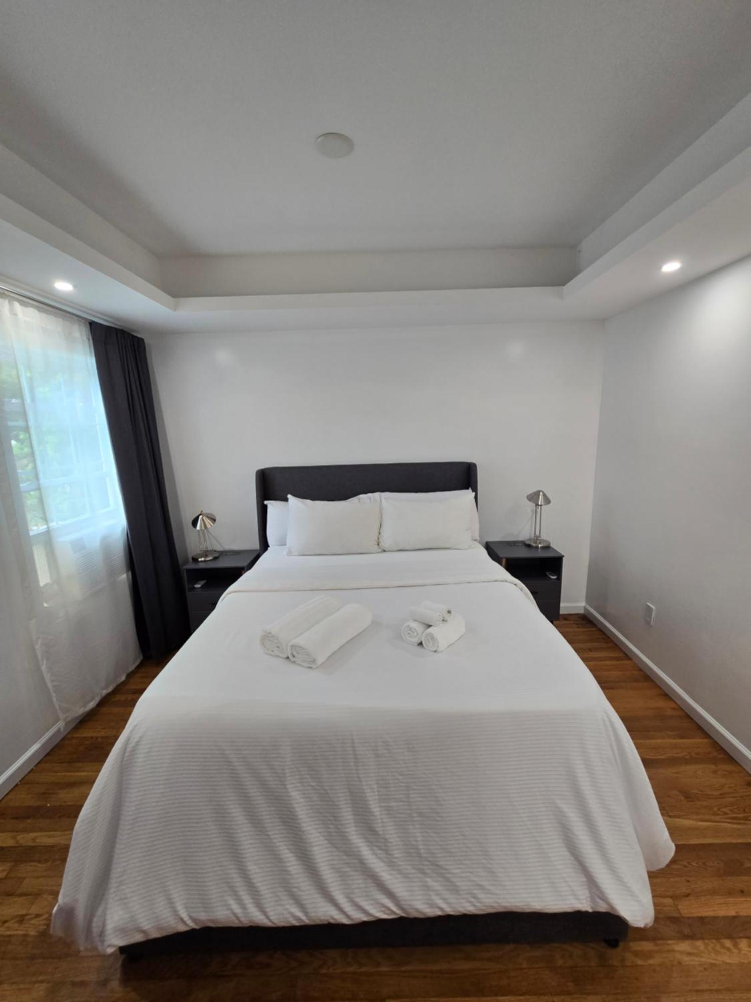 Beautiful Boston Bedroom - New Renovation Екстер'єр фото